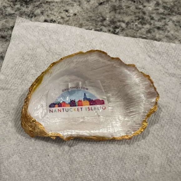 Nantucket Decorative Oyster Shells – Set of 3 with Gold Trim - Picture 13 of 14